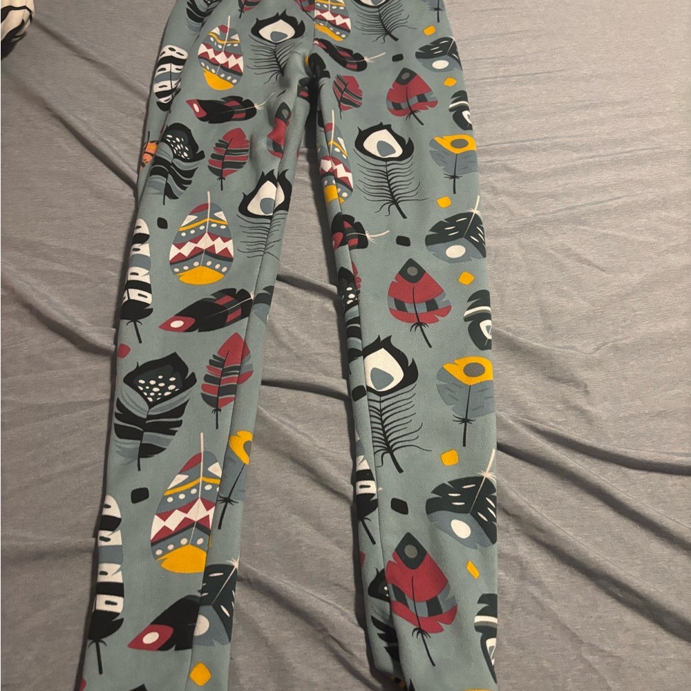 Feather Print Leggings